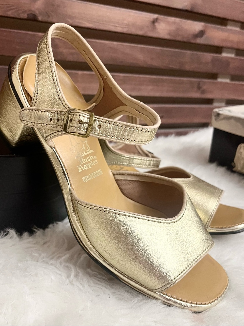 1960s 60s Vintage Hush Puppies Gold Metallic Slip-on Heel Shoes w/ Box